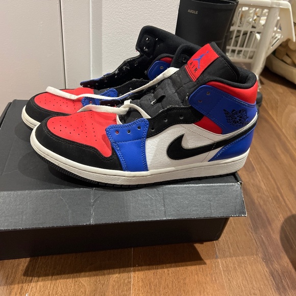 Nike Other - Air Jordan! Worn a few times red white blue and black size 9